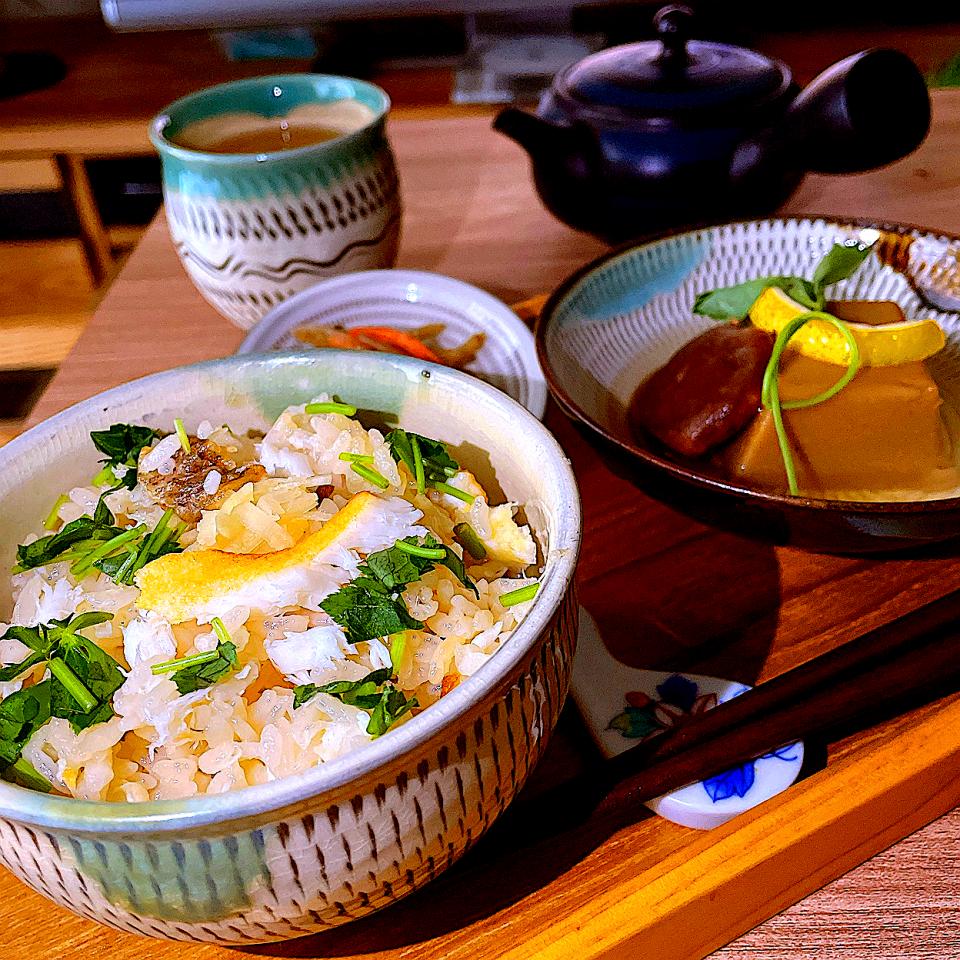 炊飯器でふっくら美味しい　🍚🐟炊き込み鯛めしと胡麻豆腐のお吸い物😋